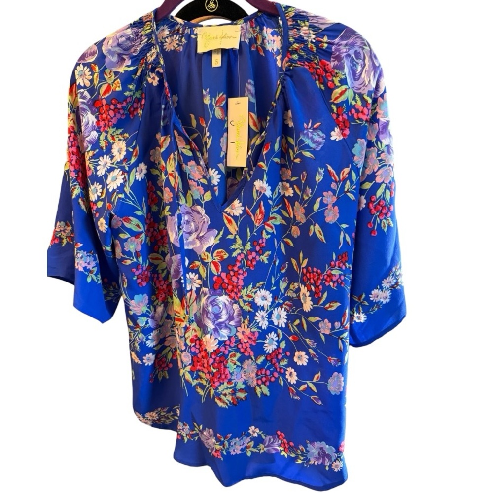 Yumi Kim x Revolve Joey Blue Flower 100% Silk
Blouse Size Small - Picture 6 of 6